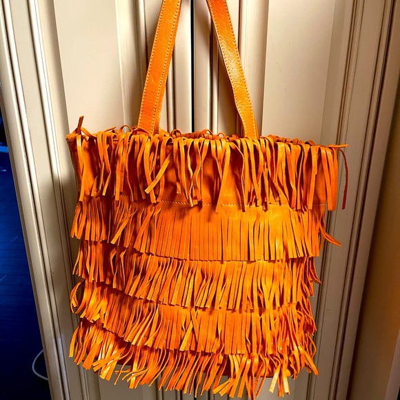 Guia’s orange fringe leather bag - Picture 2 of 10
